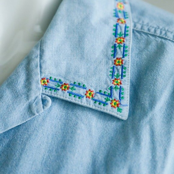 Vintage Liz Wear Light Wash Chambray Top - Picture 5 of 10